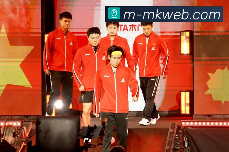 篮球之神乔丹传奇生涯全景回顾与辉煌瞬间解析